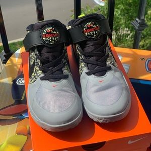 Kids Nike team hustle D9 Digi sneakers